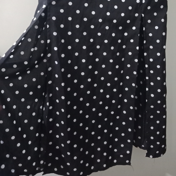 black dress - Picture 4 of 4